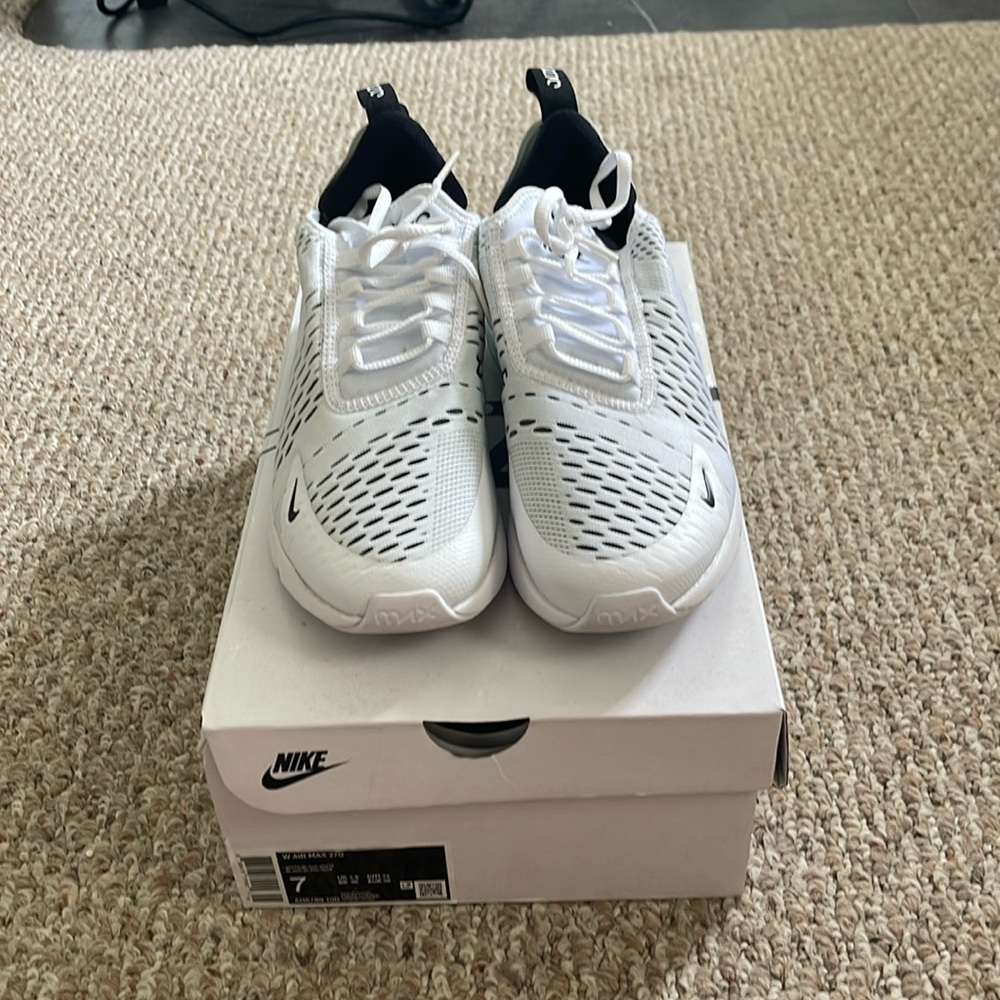 Nike Women's White and Black Sneakers
